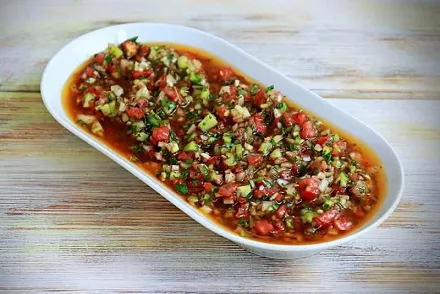 Acılı Ezme Salata
